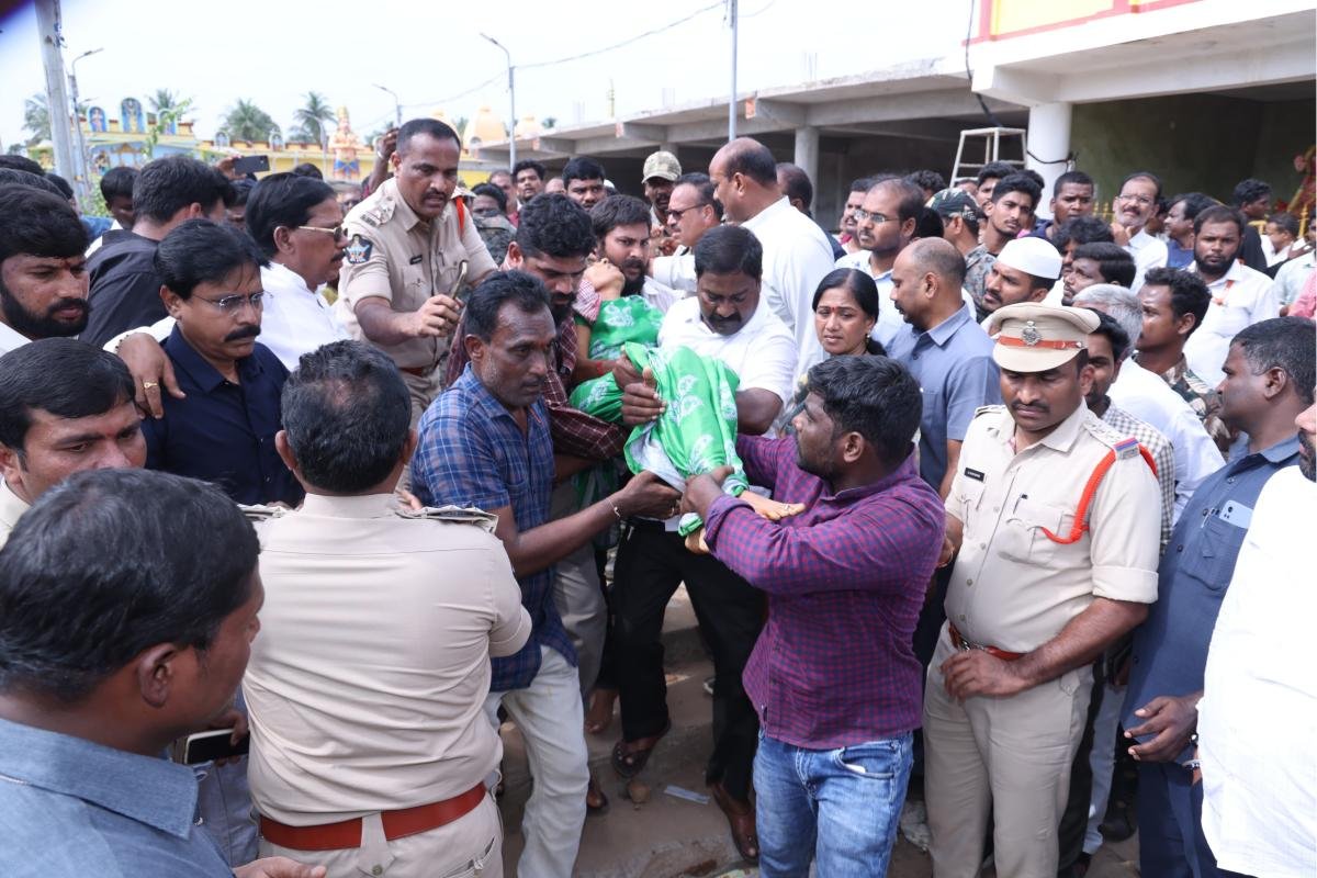 కాశీబుగ్గ వెంకటేశ్వర స్వామి ఆలయంలో విషాదం